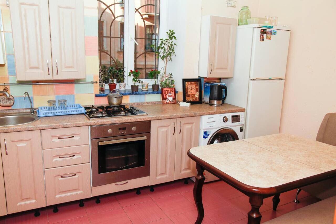 Ланжероновская Угол Дерибасовская Apartment Odesa Room photo